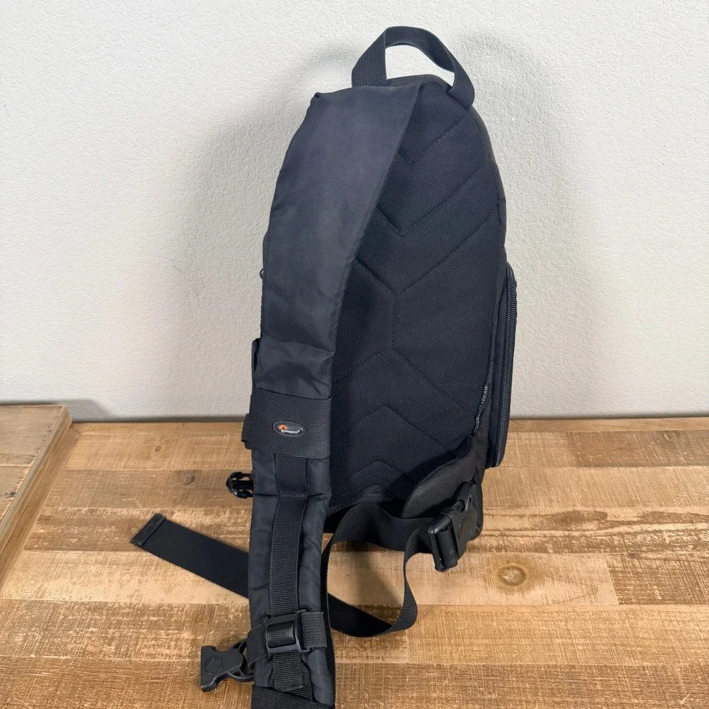 Lowepro Slingshot 100 AW Camera Bag Crossbody Black Gray Padded Sling Strap